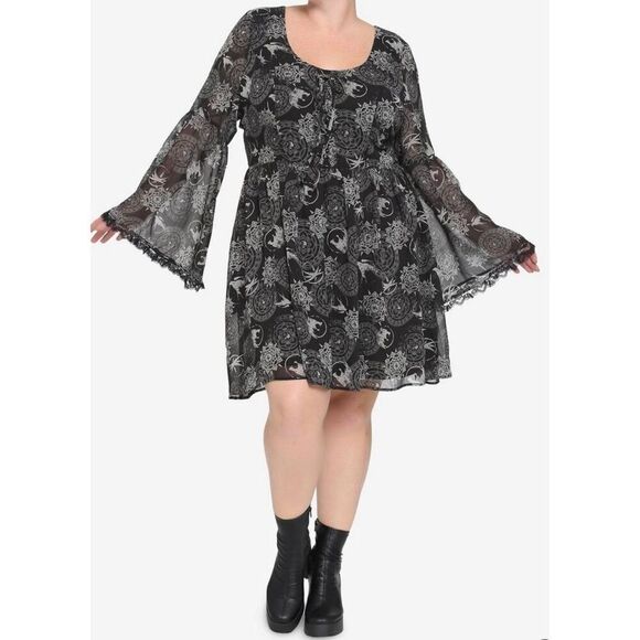 The Witcher Yennefer Symbols Bell Sleeve Dress Plus Size 1X Nwot - Picture 1 of 10